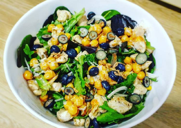 Ensalada 🥗de pollo templada con garbanzos 🌶picantes Receta de Ali