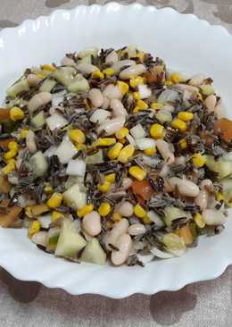 Ensalada de arroz salvaje y alubia vegana