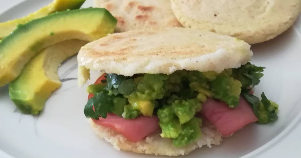 Arepas Rellenas Con Jamon Y Queso