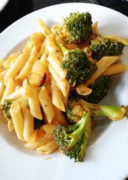 Macarrones con brócoli picantes (veganos)