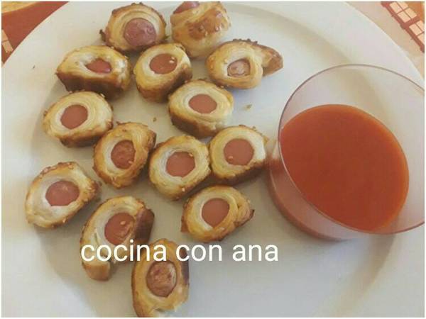 Salchichas en hojaldre