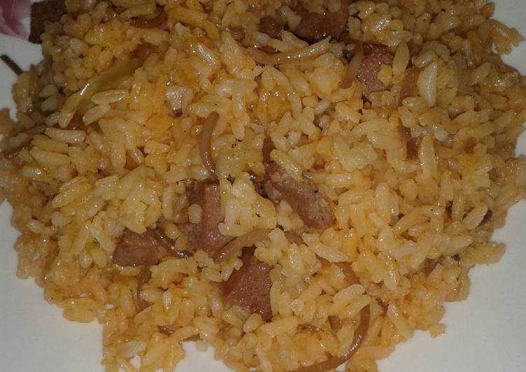 Locrio de salami (Arroz con salami y fideo) Receta de Leonela Acosta U