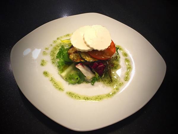 Ensalada Templada de Calabacín y Queso de Burgos