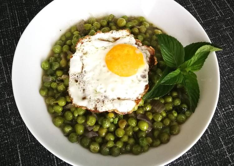 Foto principal de Guisantes de la huerta en salsa a la menta