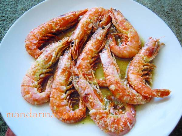 Gambas al horno en salsa verde