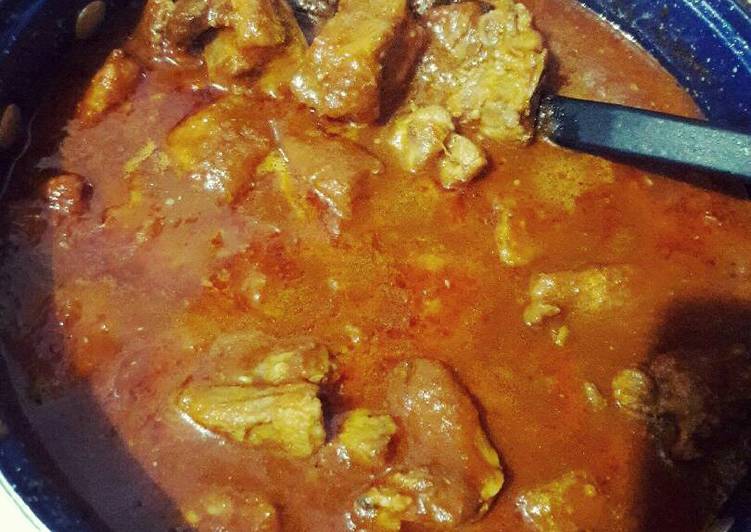 Costillas De Cerdo En Salsa Roja