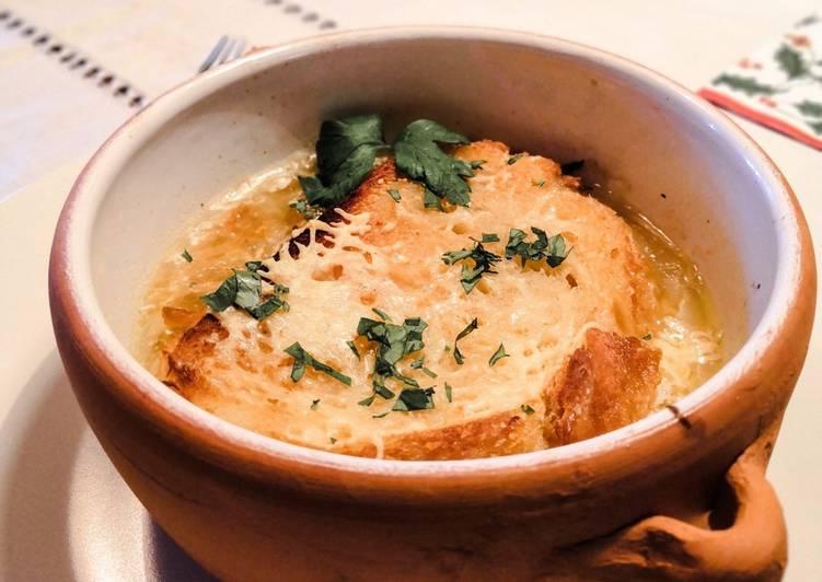 Sopa de cebolla con queso