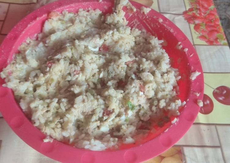 Arroz con arvejas y atun