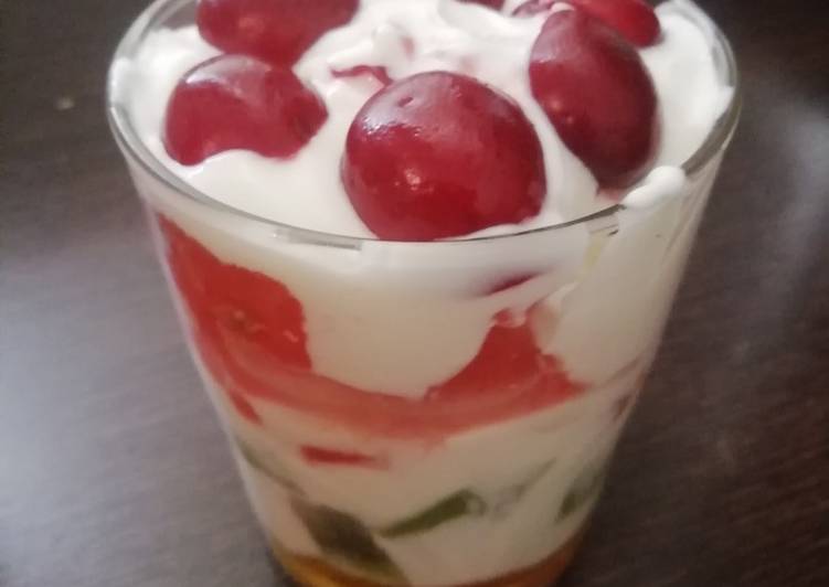 Vaso de yogur griego con frutas de temporada Receta de De Mi Cocina, A La Tuya Cookpad