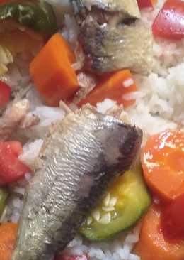 Arroz con sardinas y verduras al vapor