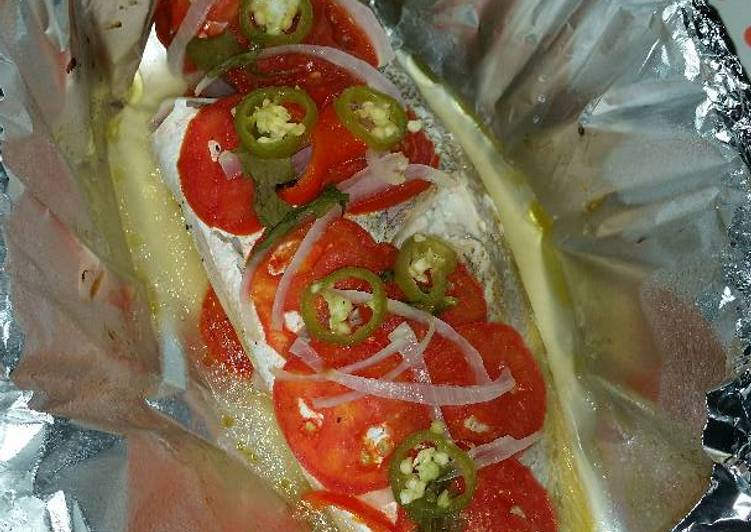 Pescado empapelado al horno Receta de Alexi Morales Cookpad