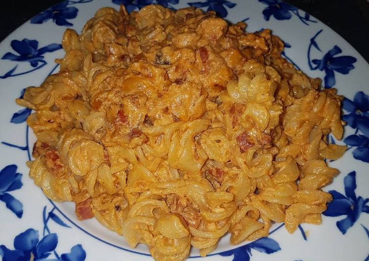 Macarrones con chorizo y salsa naranja (nata y tomate frito) Receta de