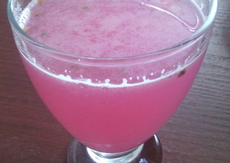 
    Agua de tuna
  