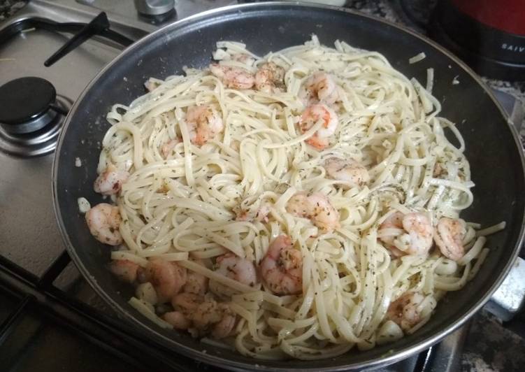 Tallarines con gambas. Fácil y rápido