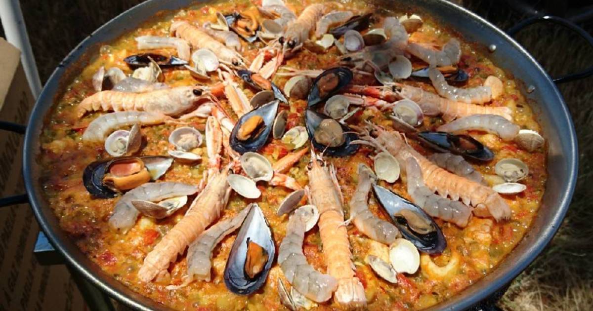 Paella de marisco y pollo 188