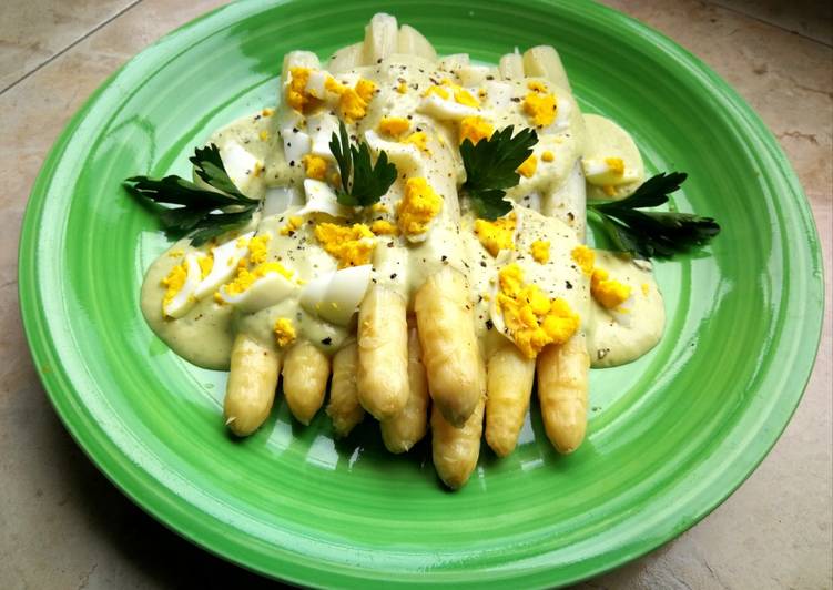 Foto principal de Espárragos blancos con mayonesa de atún y semillas de girasol ð»