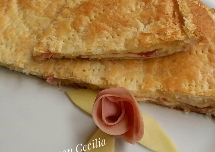 Empanada de jamón y queso con masa de hojaldre Receta de Cecilia Lascaux "Cocina Hoy Con Cecilia