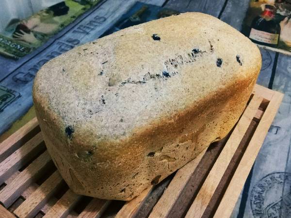 Pan integral 50% con olivas negras