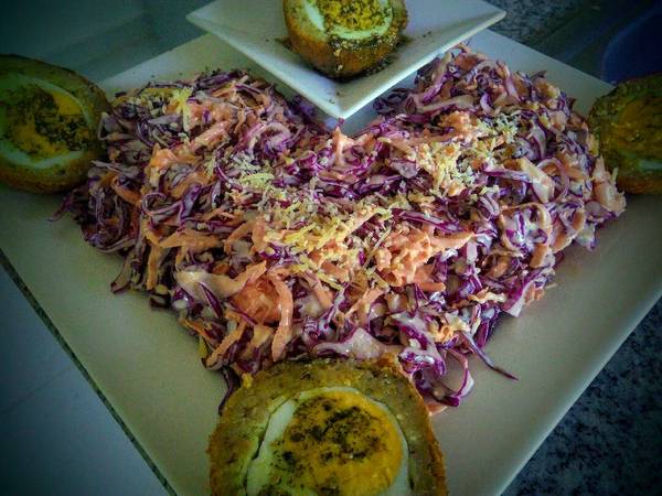 Ensalada de repollo morado, zanahoria y queso parmesano!