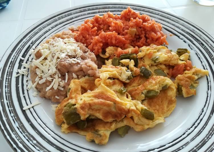 
    Huevos 🥚 con Nopalitos
  