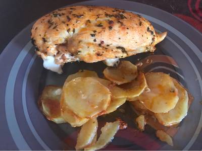Pechuga de pollo al horno especiada con patatas
