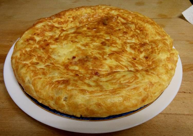 Tortilla de patata con cebolla caramelizada Receta de Luna - Cookpad