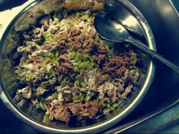 Ensalada de codito con pechuga de pollo y atún
