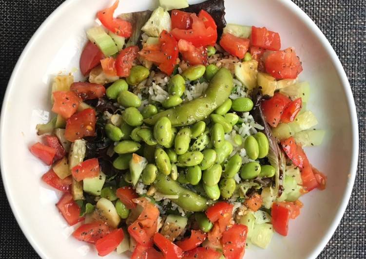 
  Ensalada con Edamame y chía
