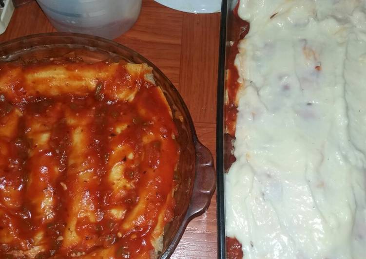 Canelones De Carne Molida En Salsa Roja