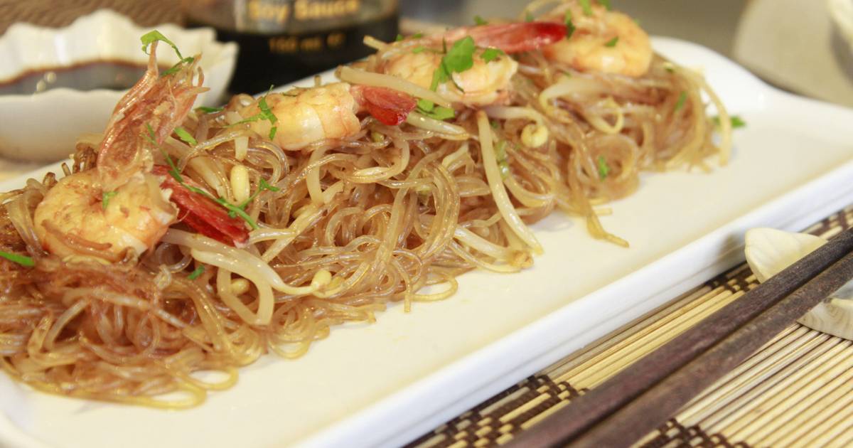 Fideos chinos fritos con gambas y brotes de soja Receta de