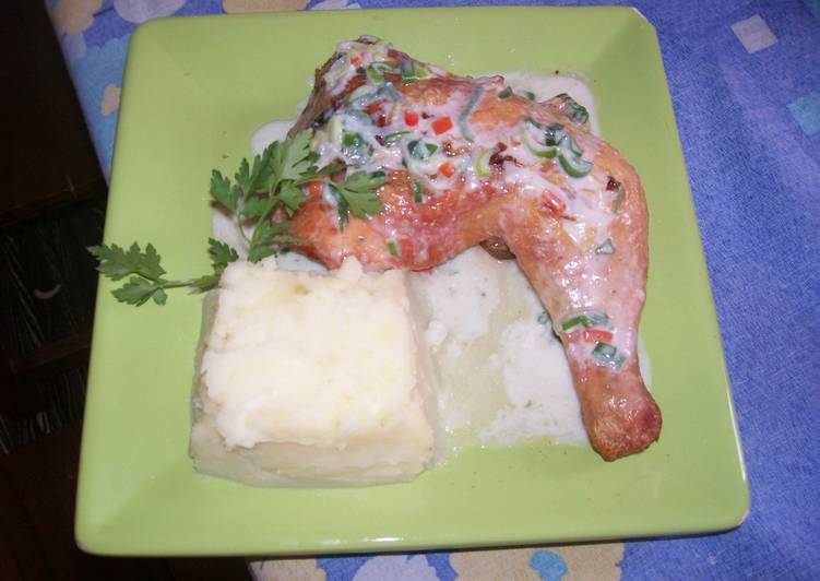 Pollo al horno con salsa de verdeo y puré de papas Receta de CELESTINA