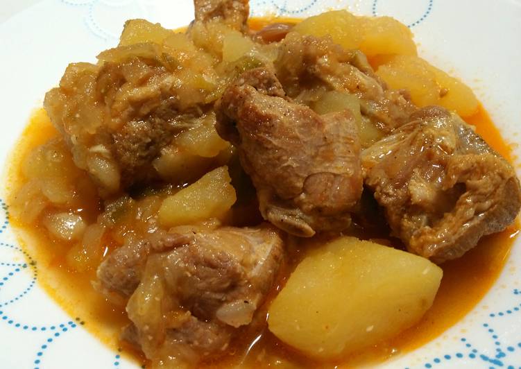 Costillas de cerdo guisadas con patatas Receta de AnabelBernal - Cookpad