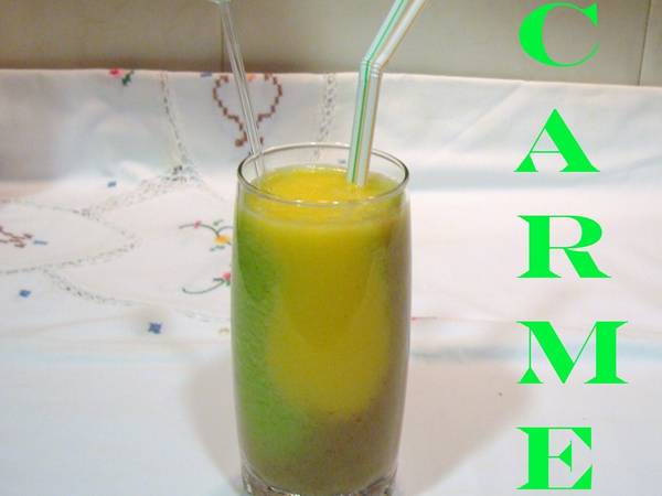 Batido de frutas tricolor
