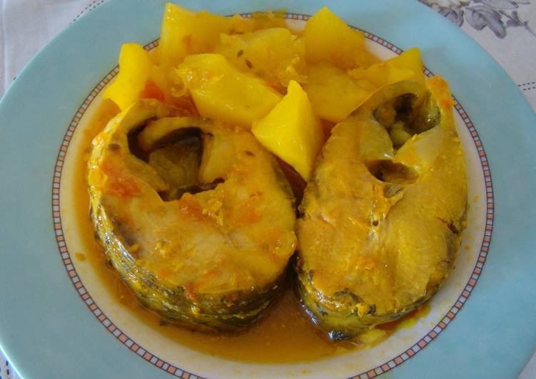 Guiso de patatas con pescado Receta de Marisa Marcos Ortega - Cookpad