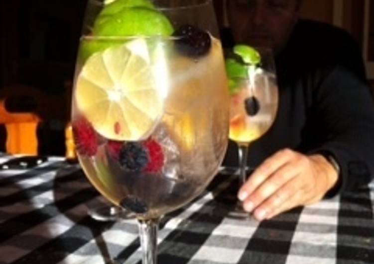 Gin Tonic de Brockmans Receta de Assumpta Cookpad