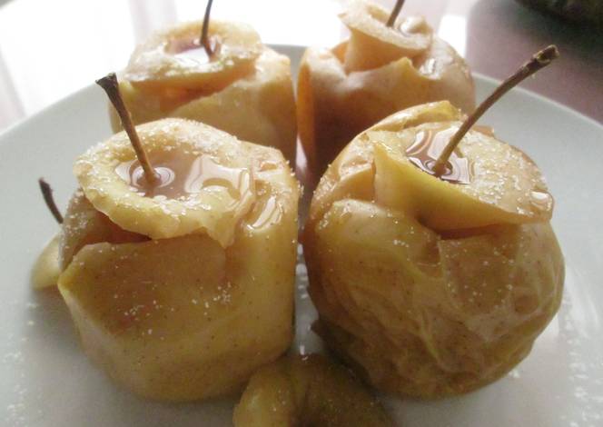 Manzanas al vino tinto con azúcar avainillado Receta de Manzanas al vino tinto con azúcar avainillado Receta de