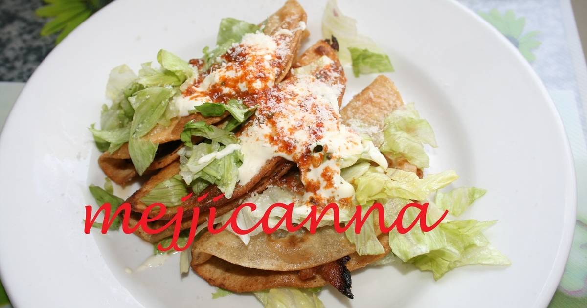 Tacos de pollo dorados con consome Receta de Delil Cookpad