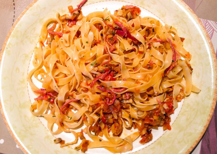 Pasta con jamón serrano y champiñones Receta de AmpaPastor Cookpad