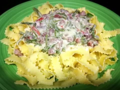 Foto del paso 7 de la receta Pasta italiana con espárragos silvestre y jamón currado