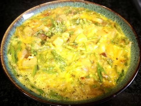 Foto del paso 5 de la receta Tortilla de espárragos silvestre y patata