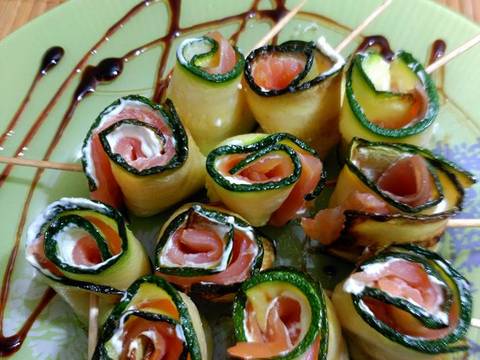 Rollitos de calabacÃ­n con queso de untar y salmÃ³n recipe step 2 photo