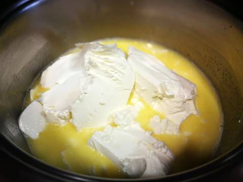 Foto del paso 2 de la receta Tarta de queso y arándanos con base de galletas