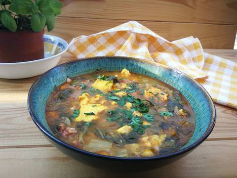 Foto del paso 9 de la receta Sopa de lechuga romana con jamÃ³n curado