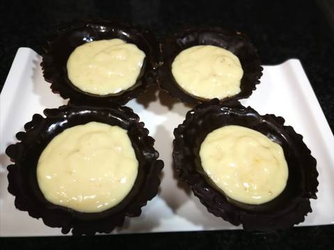 Foto del paso 4 de la receta Tulipanes de chocolate con natilla