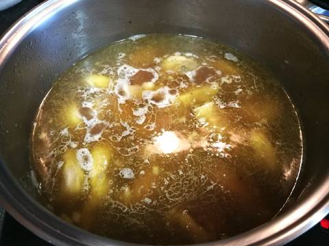 Foto del paso 6 de la receta Guiso de habas con pollo y alcachofas al las hierbas aromaticas