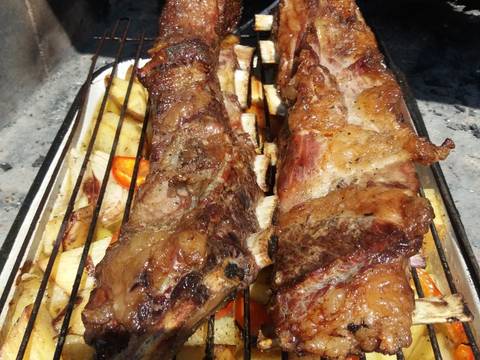 Costillas con verduras al horno de barro - Fanáticos del Horno de Barro