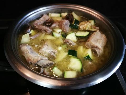 Foto del paso 6 de la receta Guiso de alcachofas con costillas de cerdo y patata ð¥