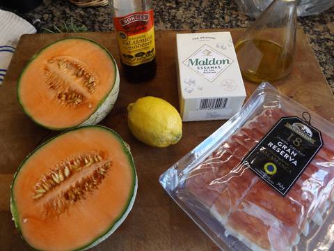 Melón y jamón ibérico con escamas de sal y balsámico Receta de Cuqui