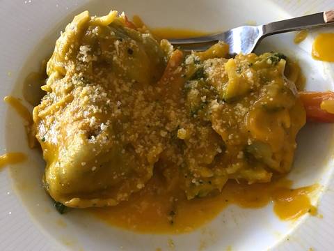 Salsa calabaza pasta rellena