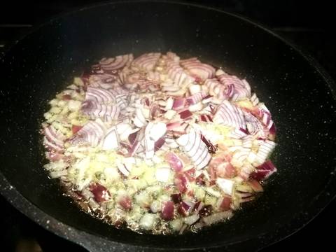 Foto del paso 2 de la receta Pasta italiana con espárragos silvestre y jamón currado